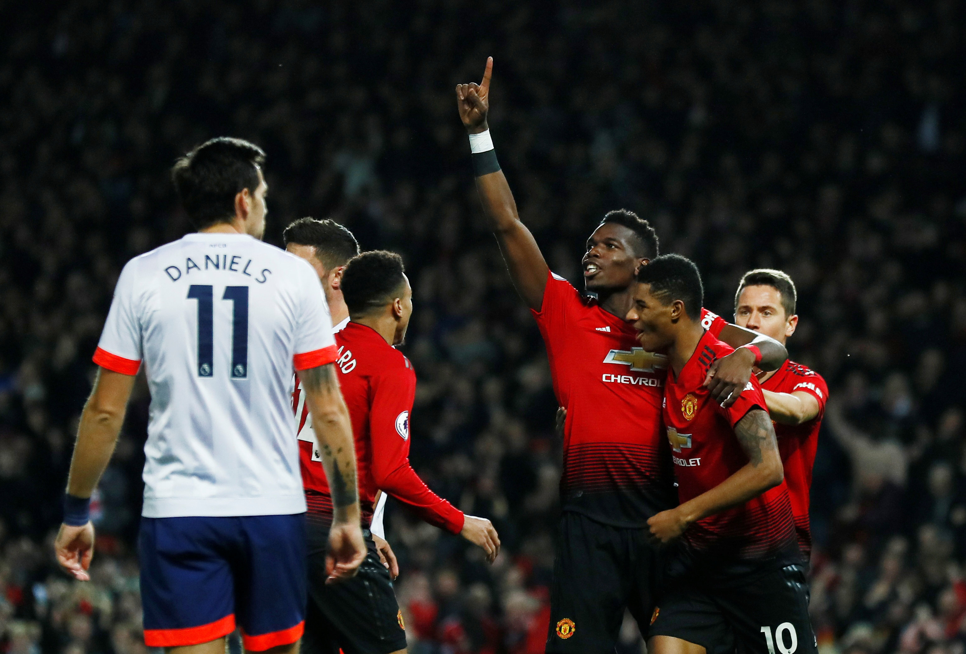 利成为他们 利成为他们